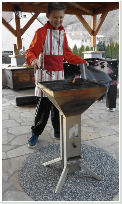 Grill auf der Terrasse